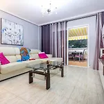 2d2 Beautiful Oasis 3 Bedrooms Duplex Apartman *